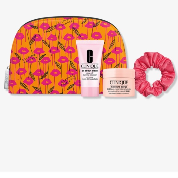 Clinique Other - CLINIQUE Summer Time Bundle